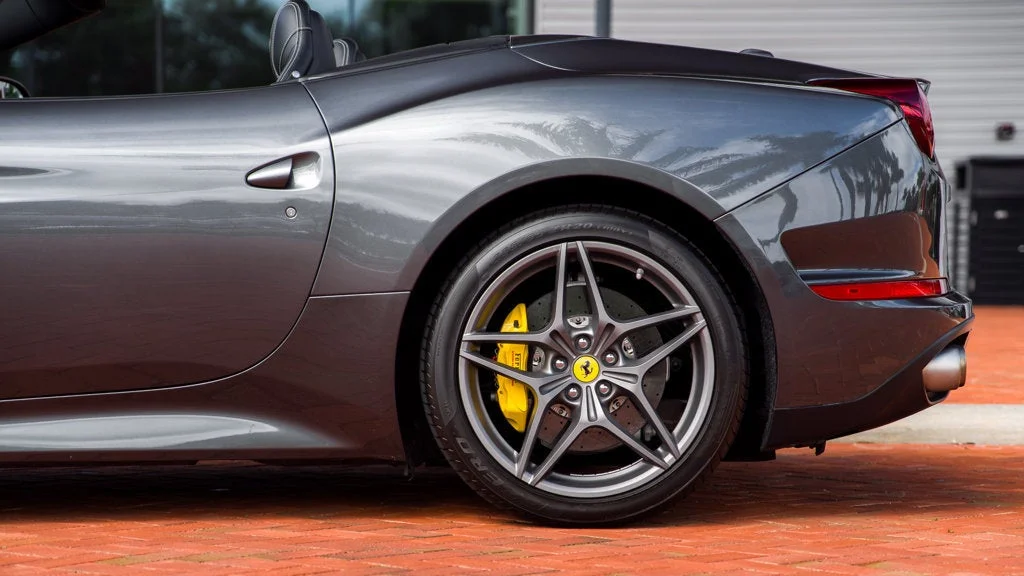 Used 2016 Grigio Silverstone Ferrari T image 3