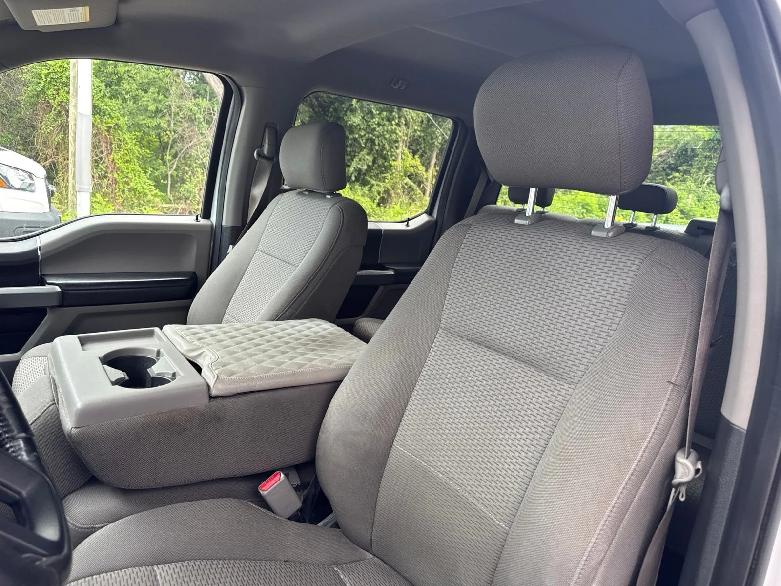Used 2017 Oxford White Ford XLT image 8