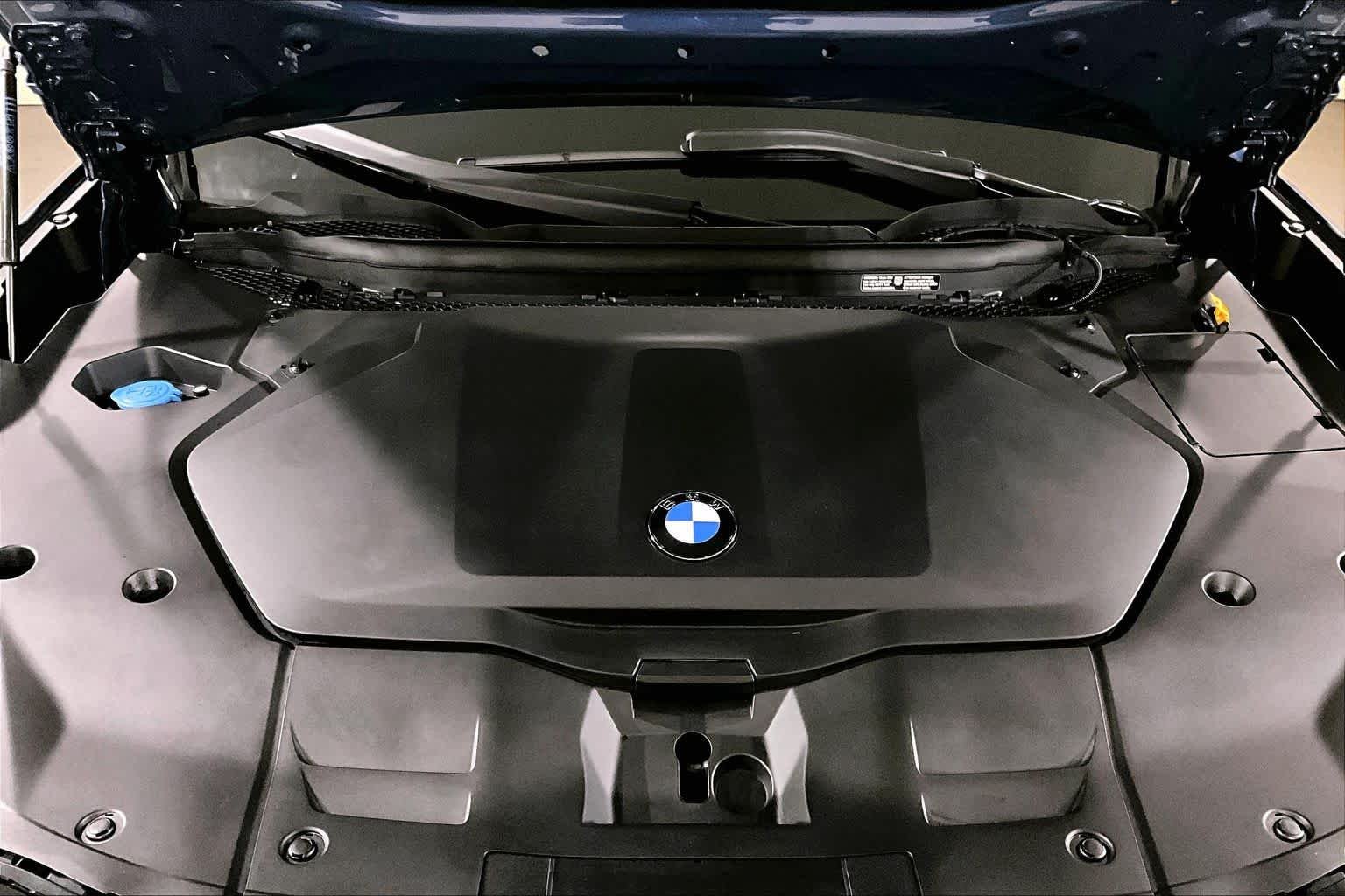New 2027 Ocean Wave Blue Metallic BMW 50 xDrive image 14