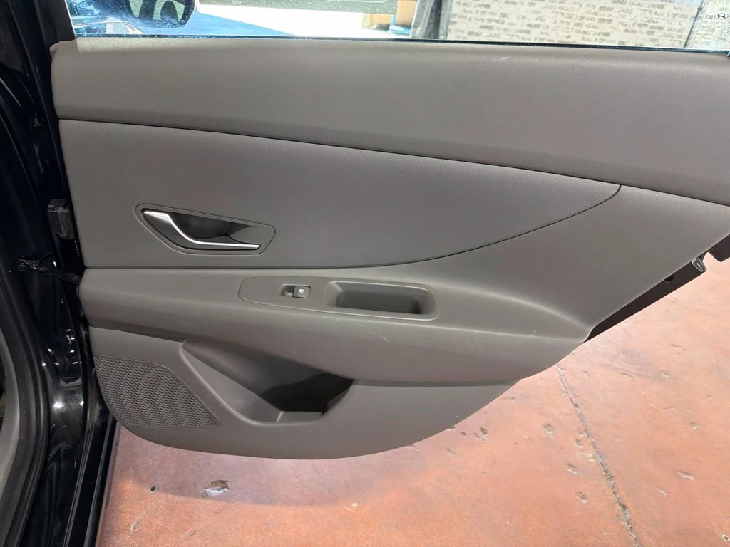 Used 2021 Phantom Black Hyundai SEL image 14