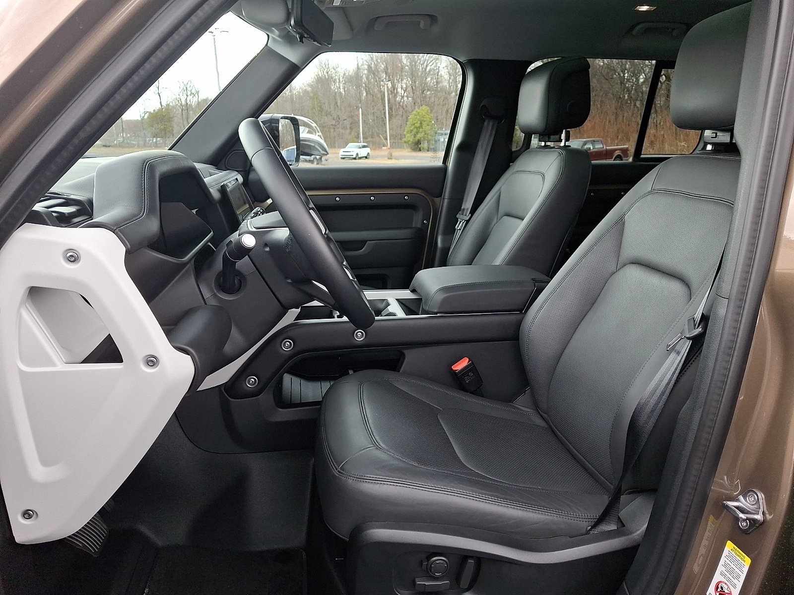 Used 2025 Gondwana Stone Metallic   1Dk Land Rover S image 26
