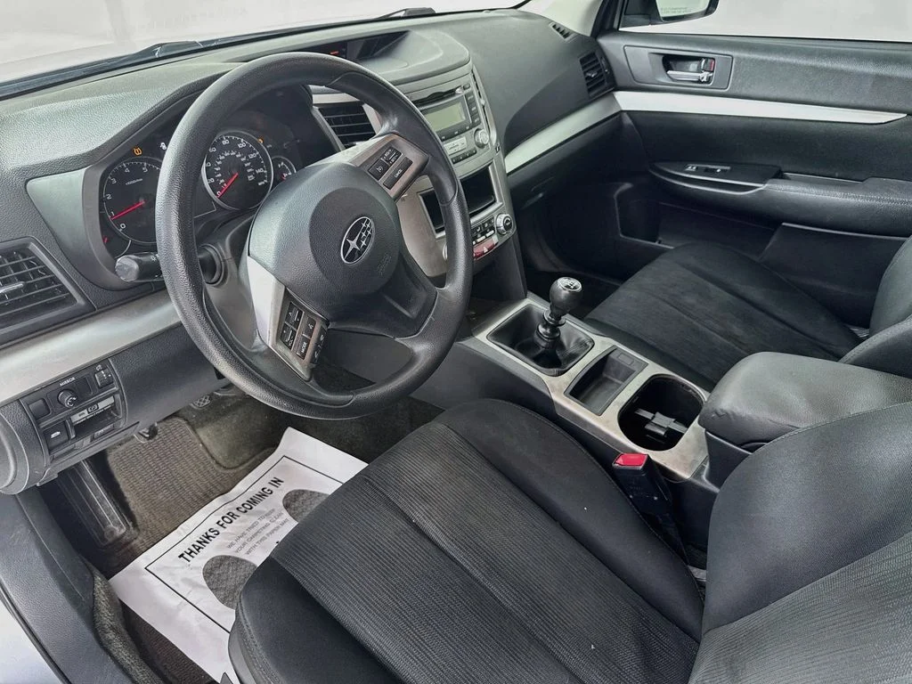 Used 2013 Ice Silver Metallic Subaru 2.5i image 9