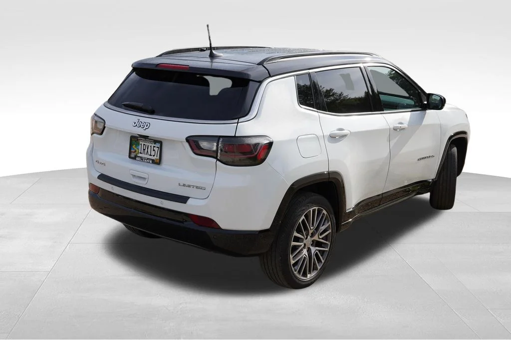 Used 2024 White Jeep Limited image 3