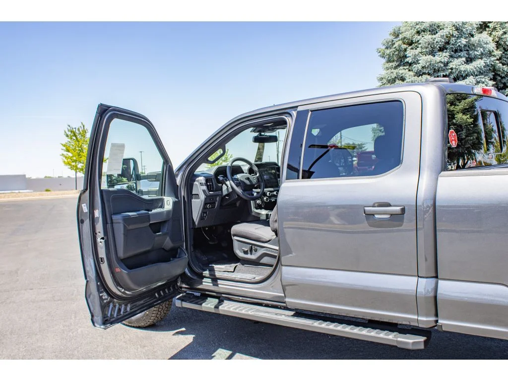 New 2026 CARBONIZED GRAY METALLIC Ford XLT image 29