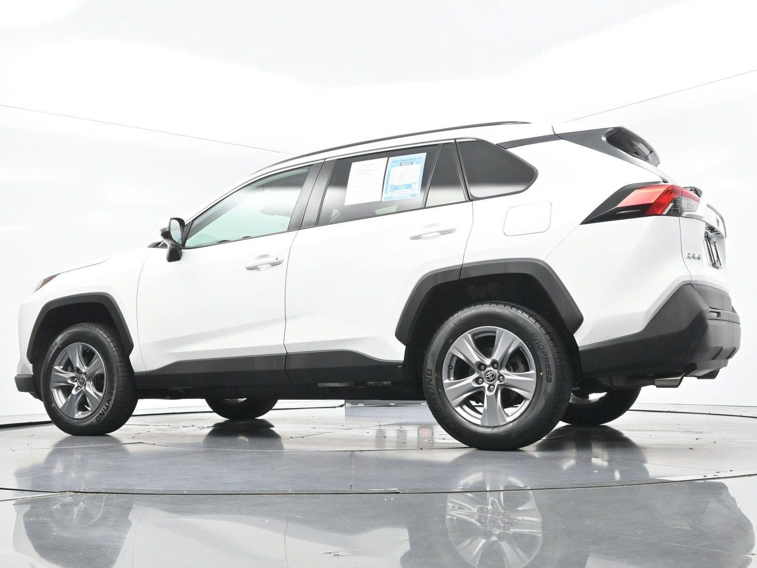 Used 2022 White Toyota XLE image 51