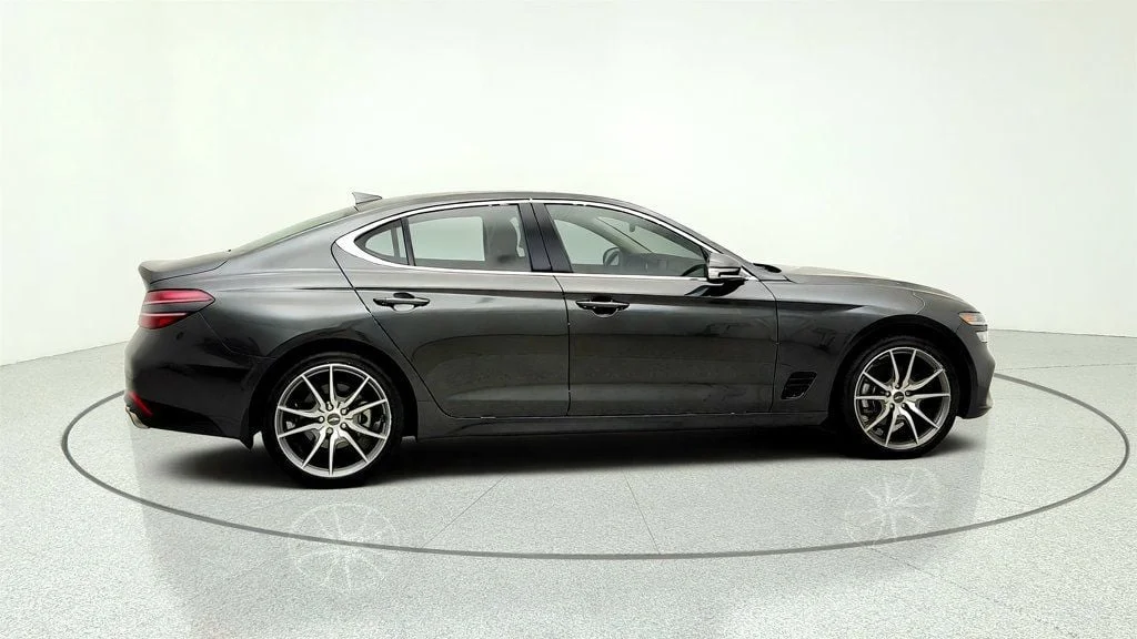Used 2023 Makalu Gray Genesis 2.0T AWD image 4