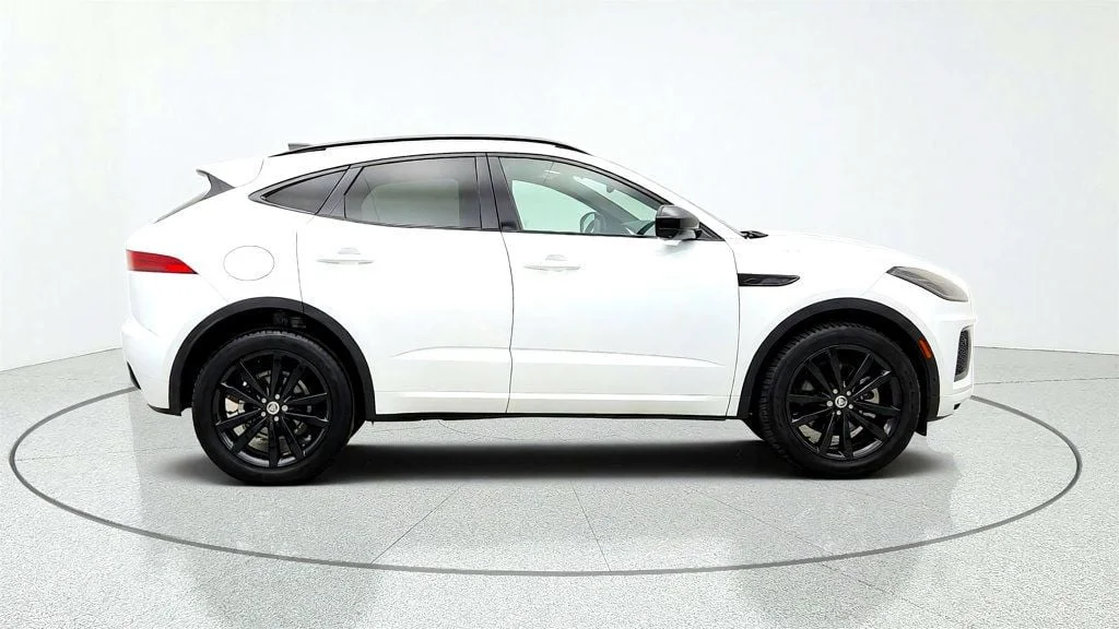 Used 2024 Fuji White Jaguar R-Dynamic SE P250 AWD w/ 20