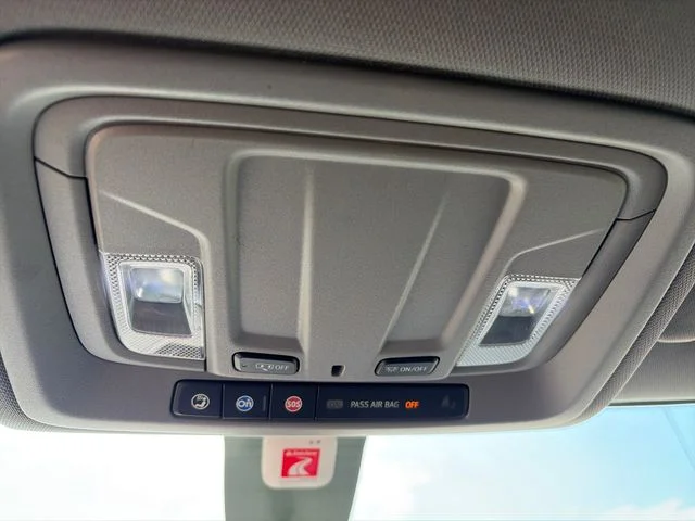 Used 2020 Black GMC SLE image 21