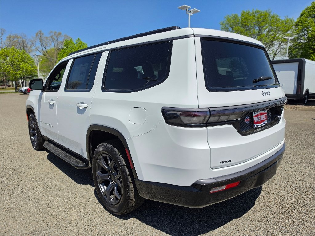 New 2026 Bright White Clear-Coat Exterior Paint Jeep Limited Altitude image 10