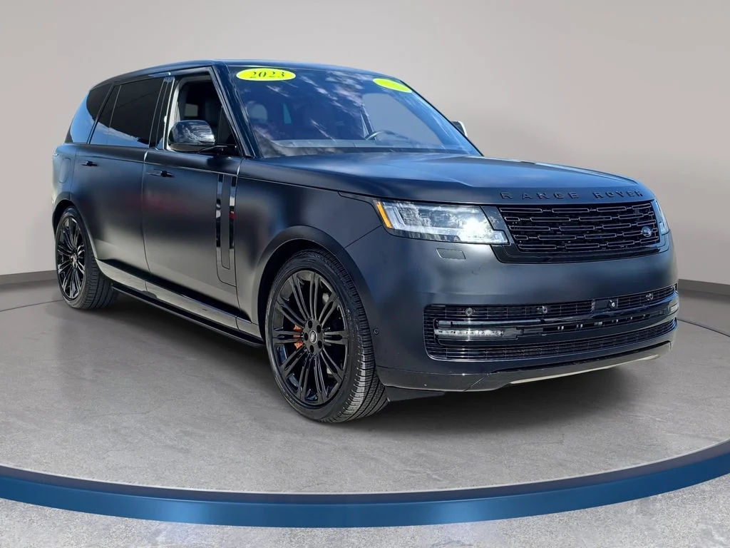 Certified Used 2023 Black Land Rover SE image 3
