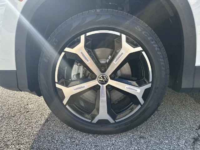 New 2026 White Volkswagen SE image 17
