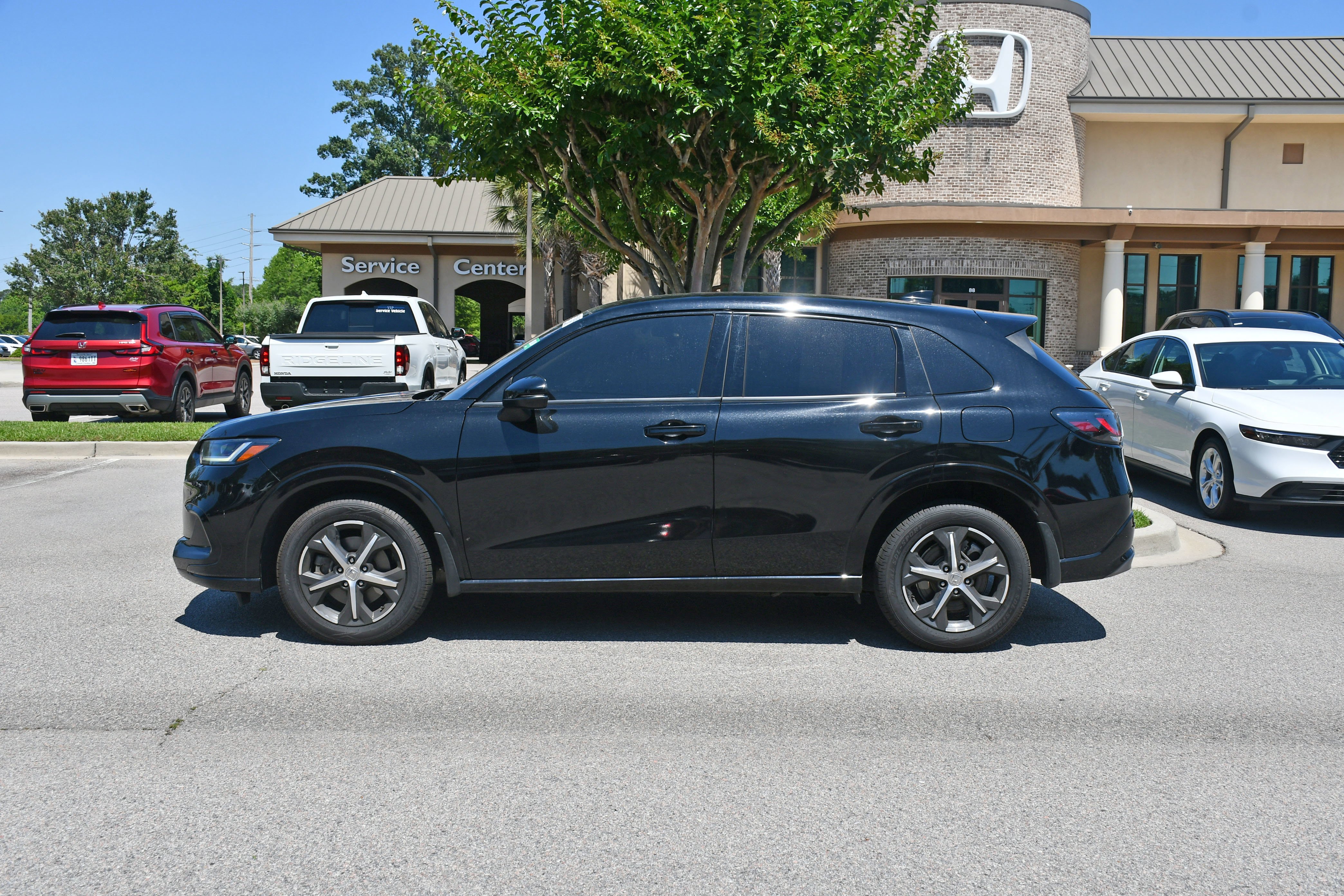 Used 2023 Black Honda EX-L image 1