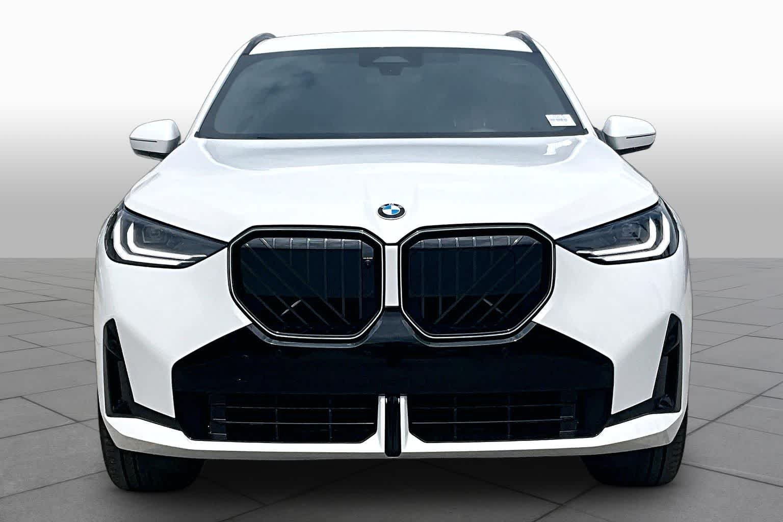 Used 2026 Alpine White BMW 30 xDrive image 3