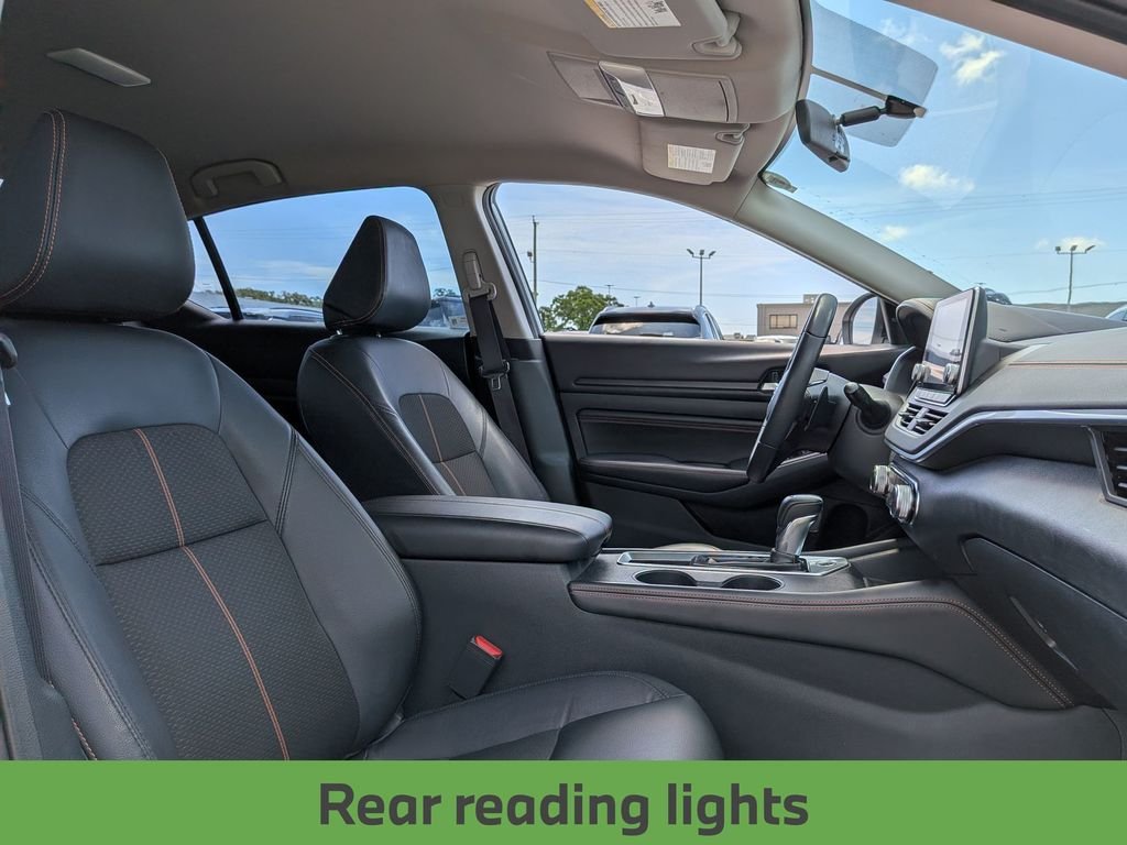 Used 2019 White Nissan 2.5 SR image 28