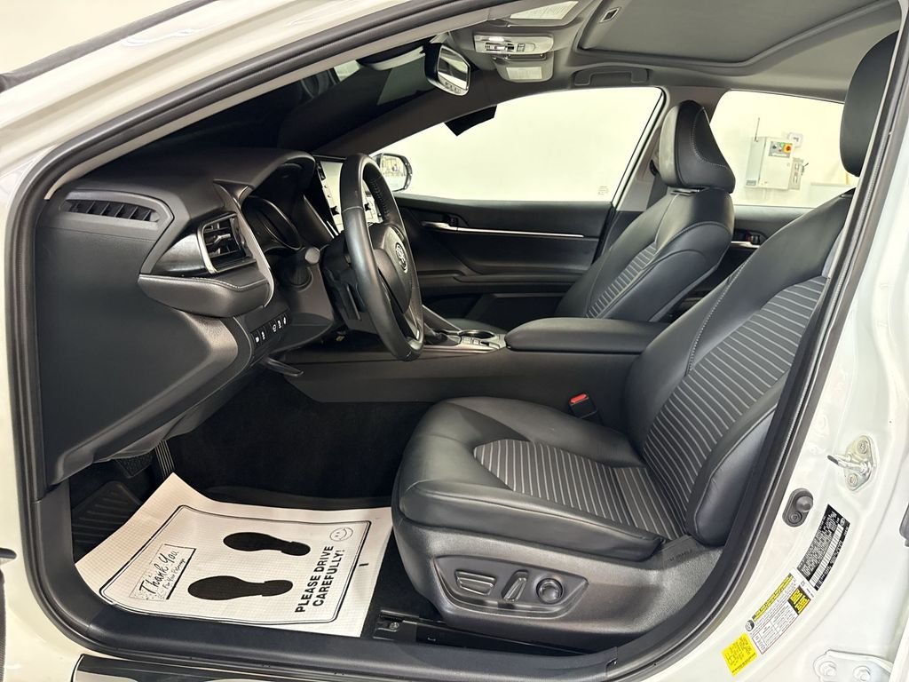 Used 2024 Ice Toyota SE image 12