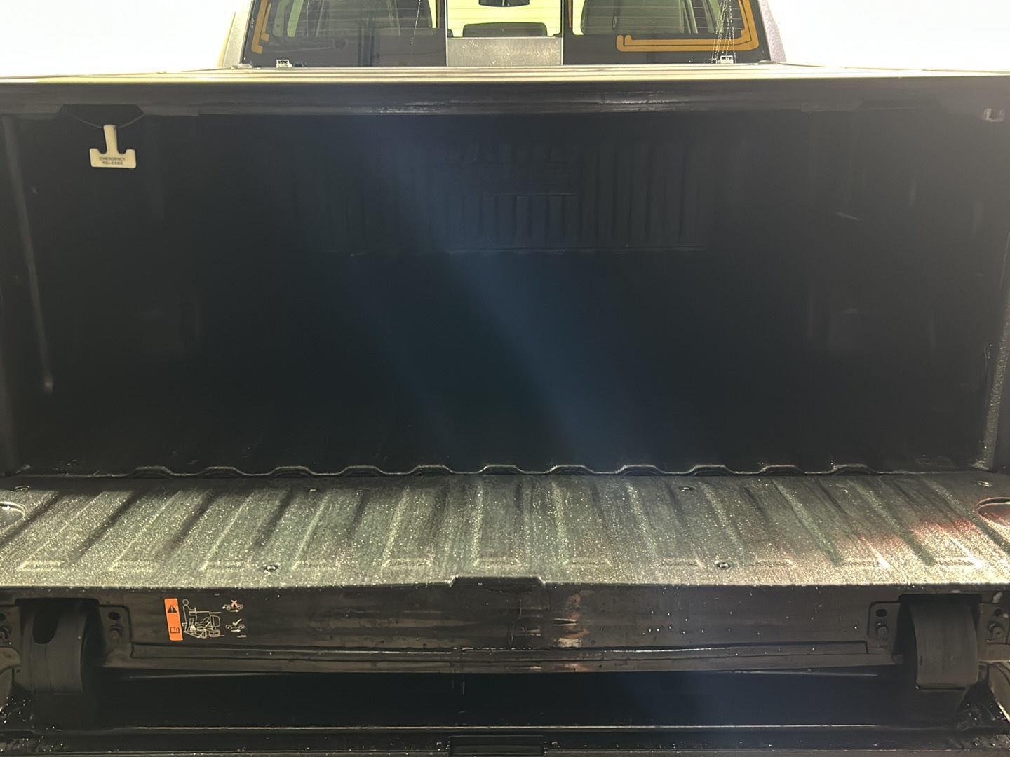 Used 2022 Titanium Rush Metallic GMC SLT image 8