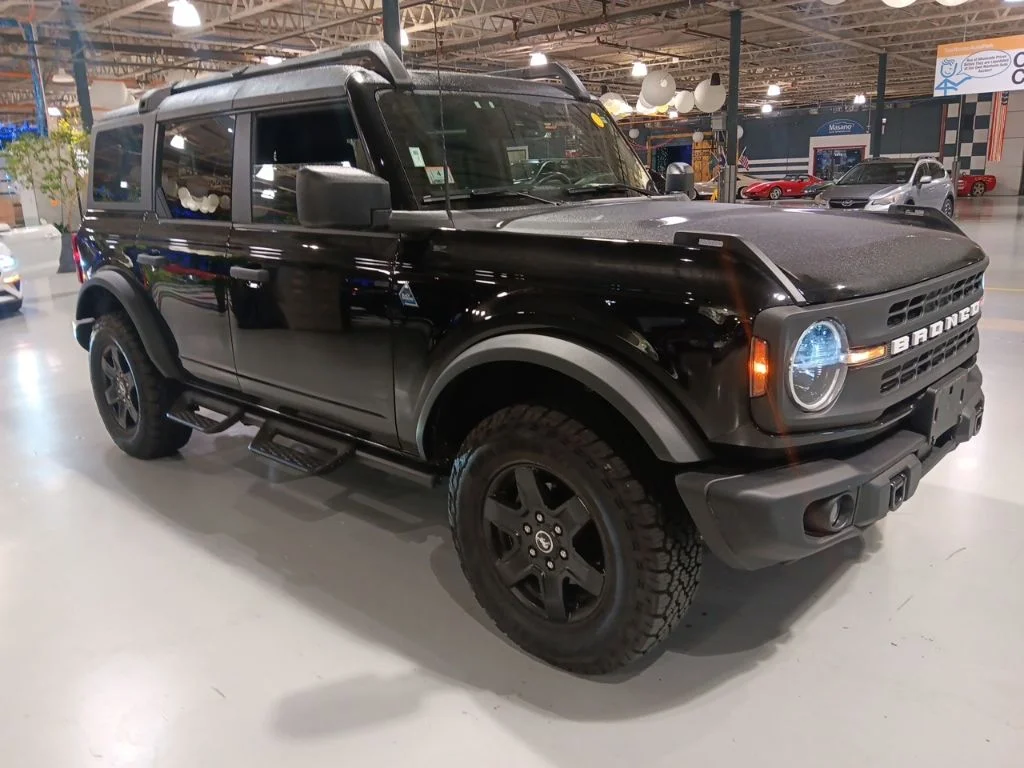 Used 2023 Shadow Black Ford Black Diamond image 1