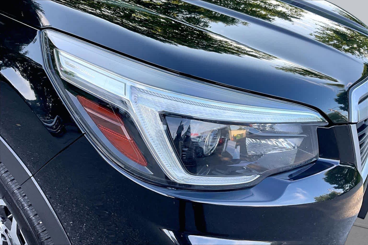 Used 2021 Crystal Black Silica Subaru Premium image 26