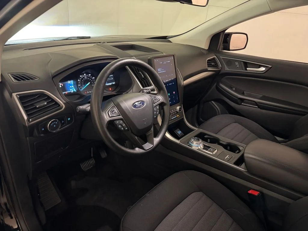 New 2024 Black Ford SE image 34