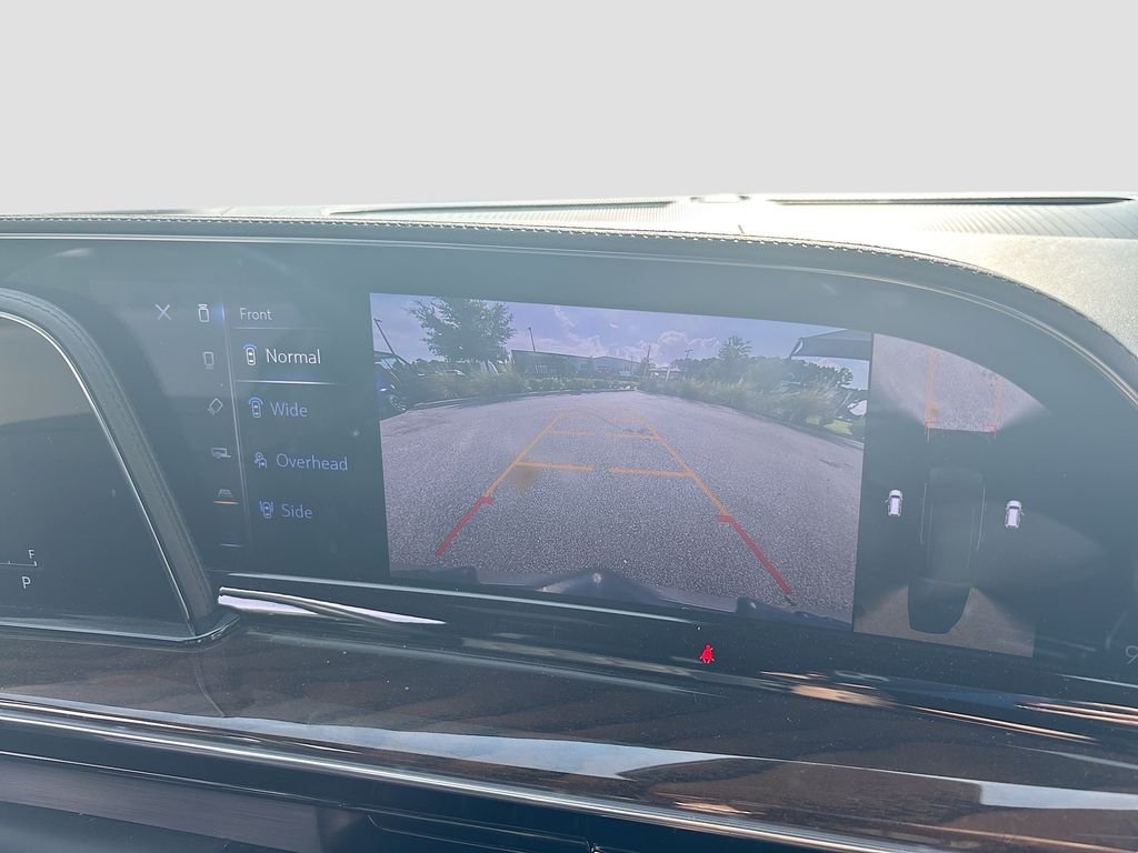 Used 2024 Silver Cadillac Sport Platinum image 27