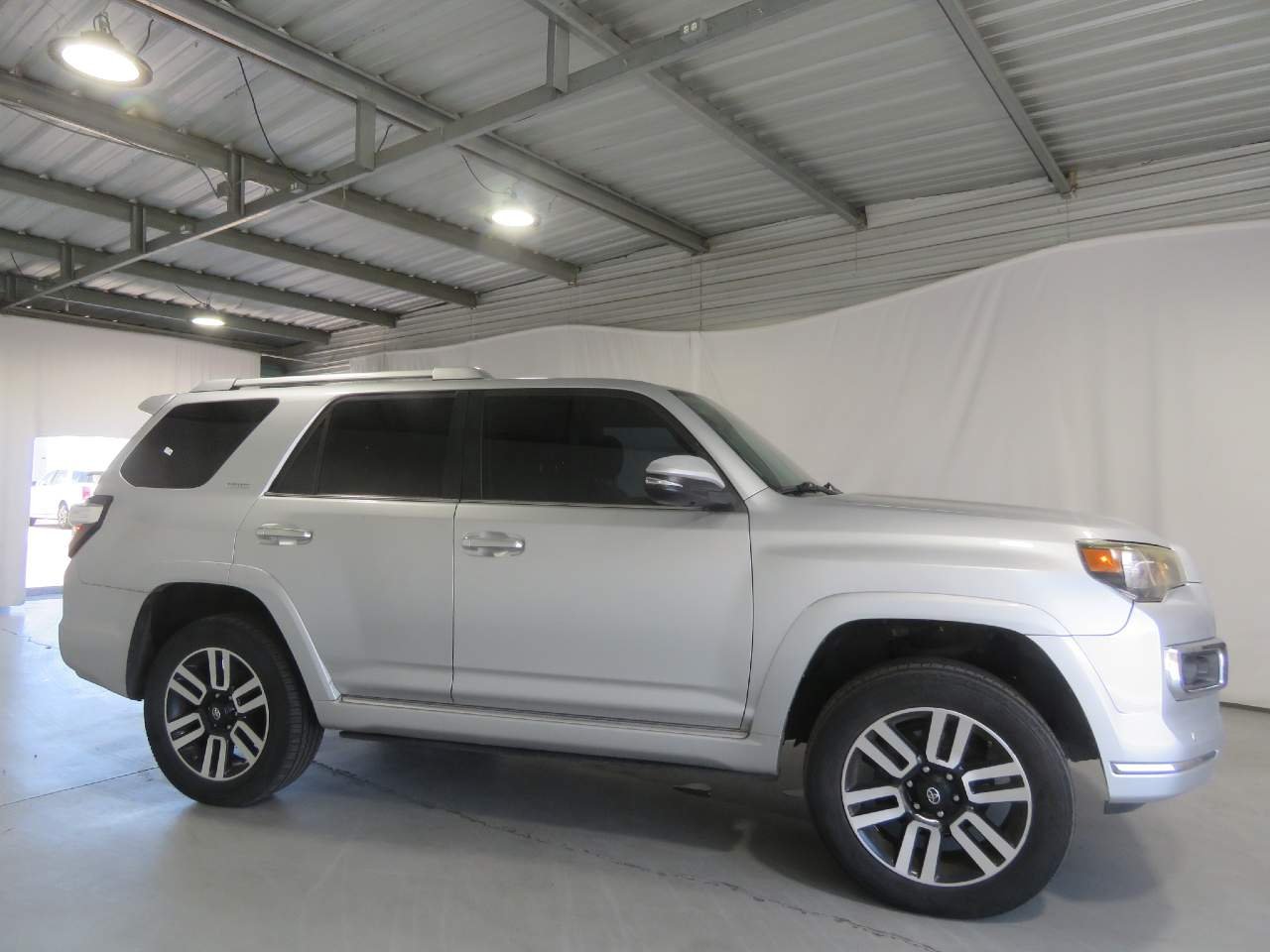 Used 2015 Classic Silver Metallic Toyota Limited image 7