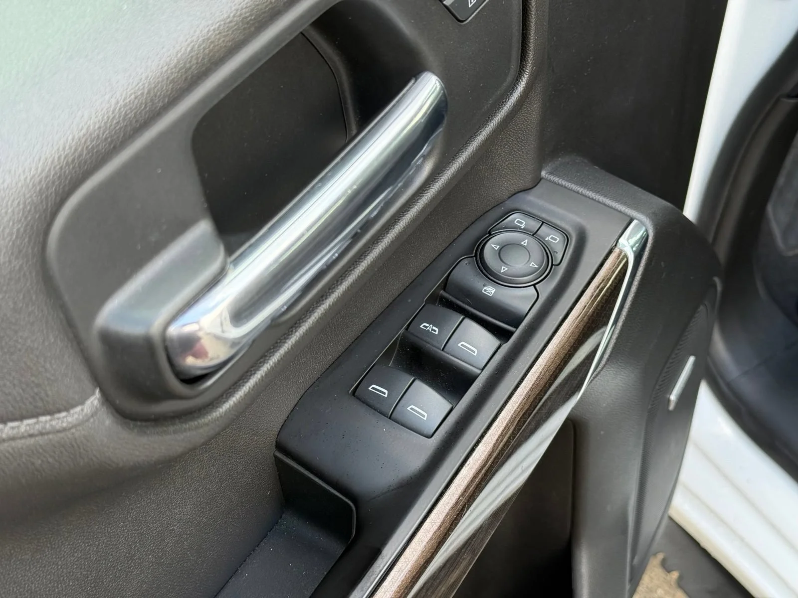 Used 2019 SUMMIT WHITE Chevrolet RST image 14