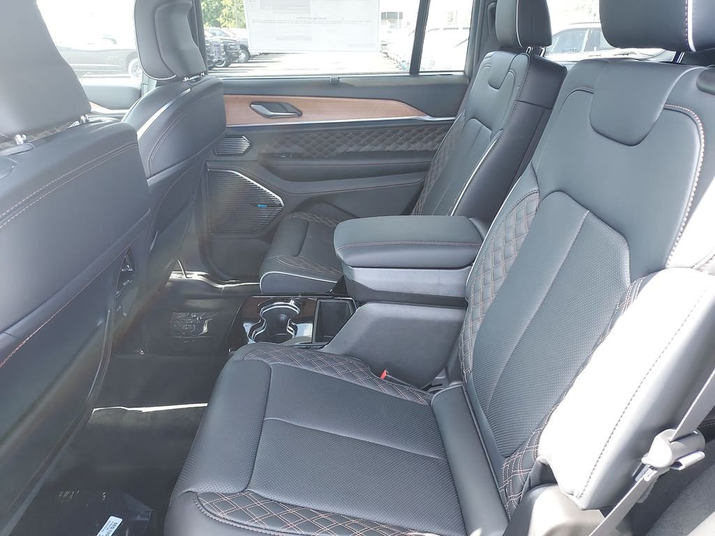 New 2026 Baltic Gray Metallic Clear-Coat Exterior Paint Jeep Summit image 25