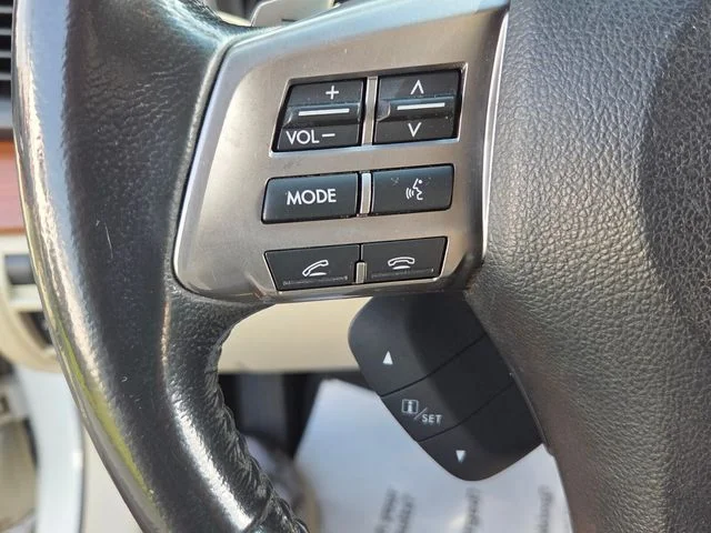 Used 2013 White Subaru 2.5i image 23