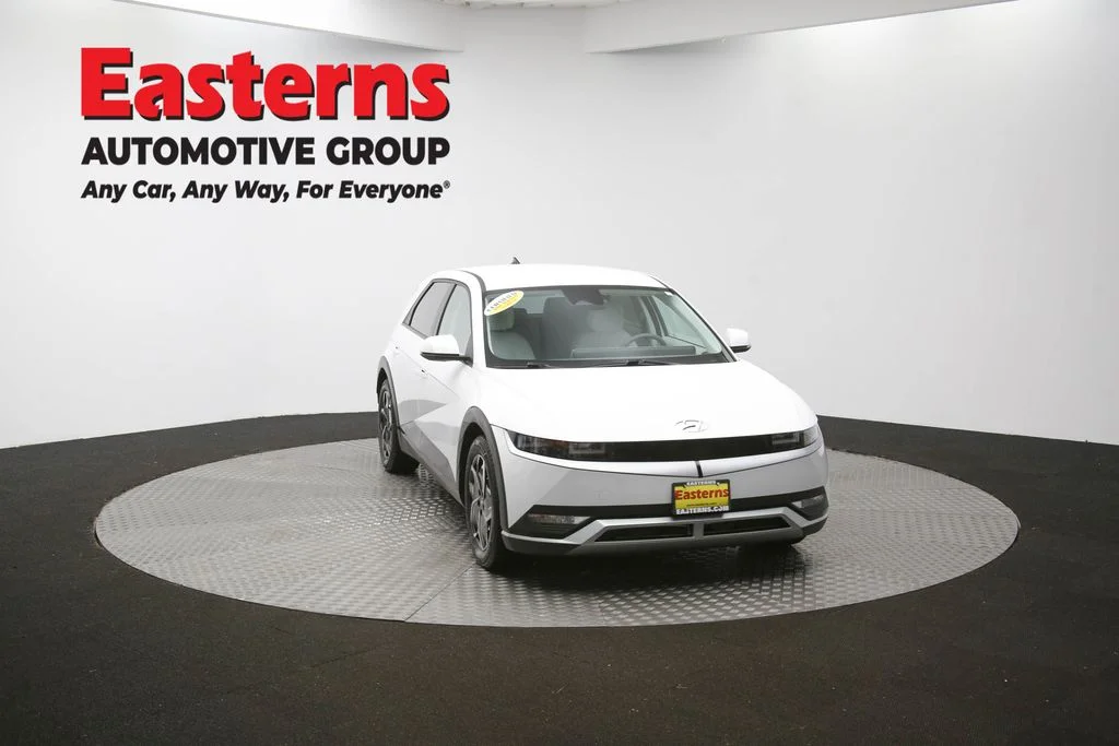 Used 2023 White Hyundai SEL image 51
