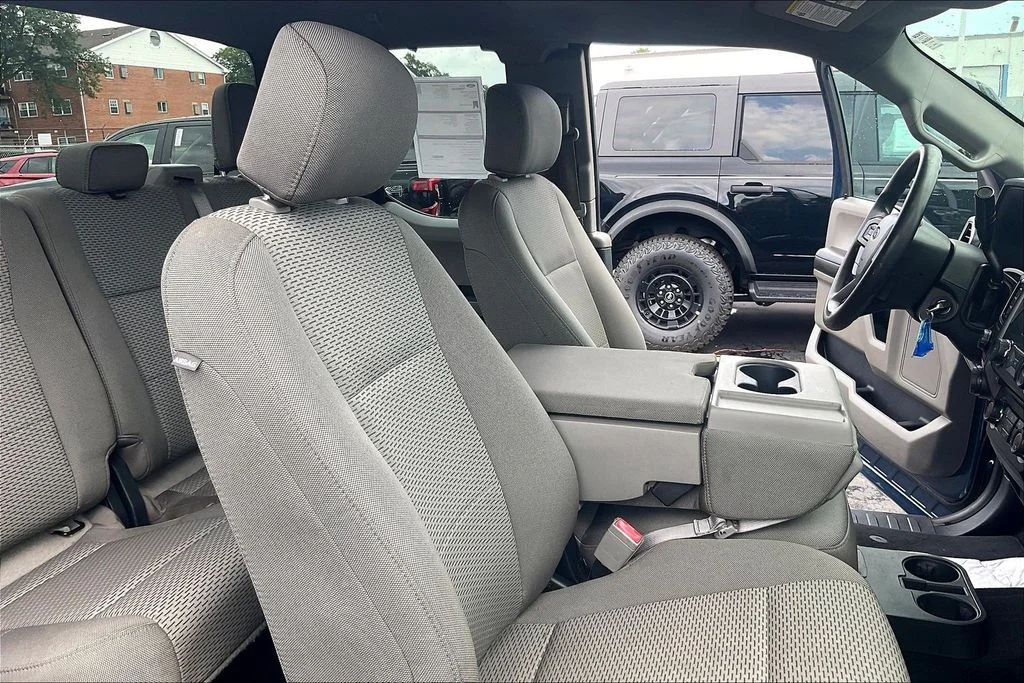 Used 2018 Blue Ford XLT image 6