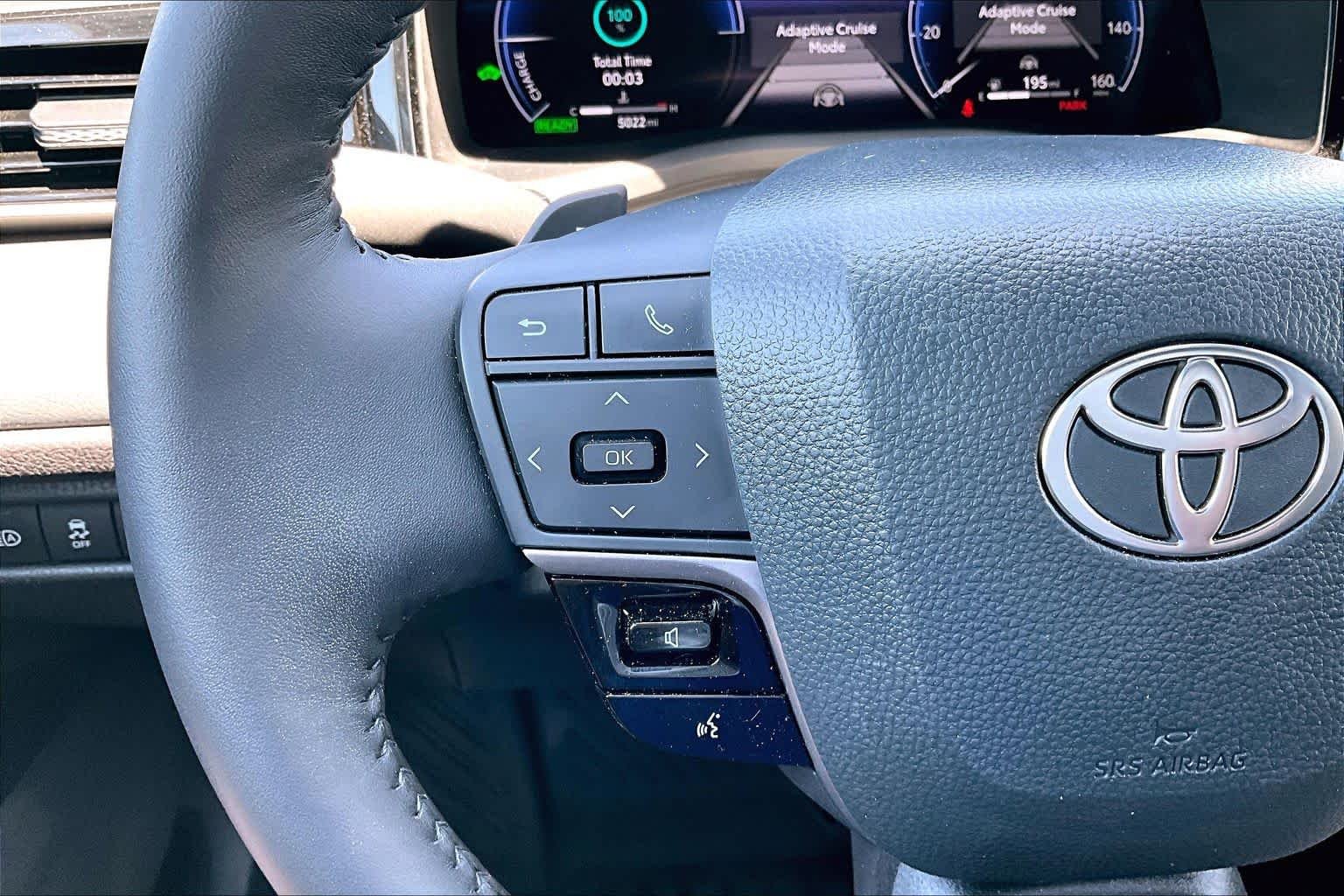 Used 2026 Wind Chill Pearl Toyota XSE image 23