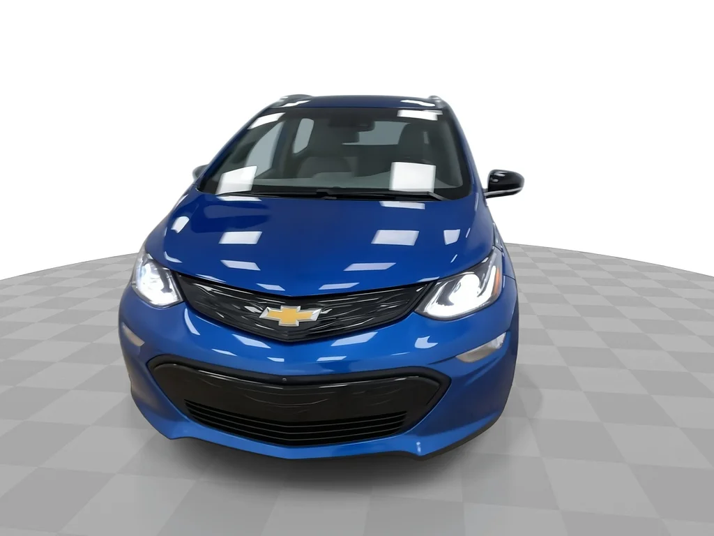 Used 2020 Kinetic Blue Metallic Chevrolet Premier image 4