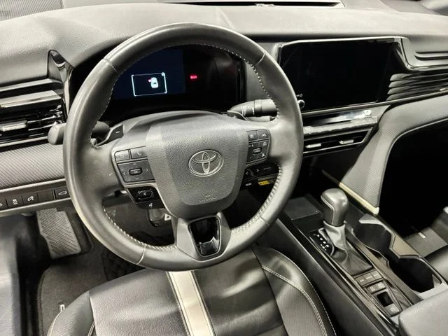 Used 2025  Toyota SE image 15