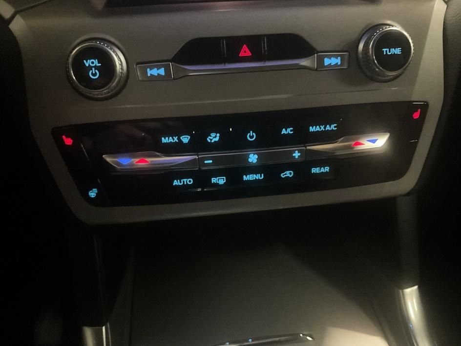 Used 2024 Blue Ford XLT image 21