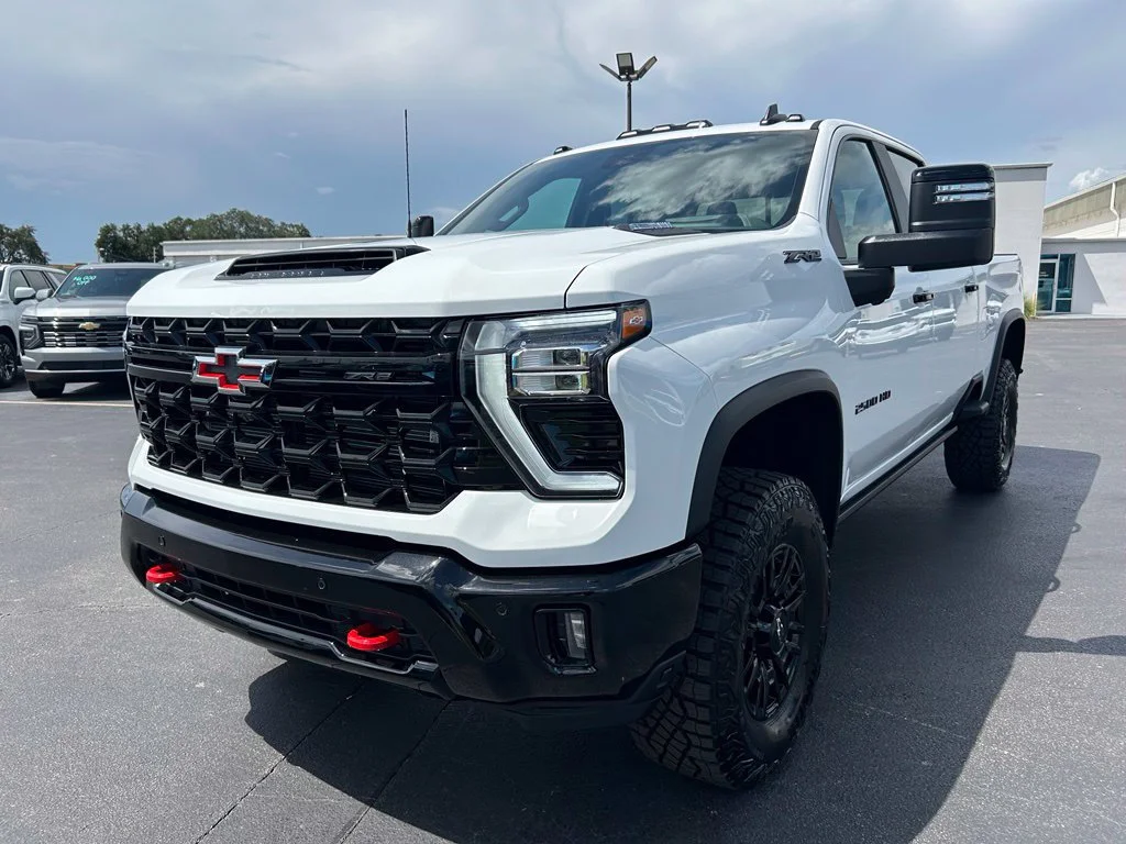 2026 Chevrolet Silverado 2500 HD ZR2 - Photo 4