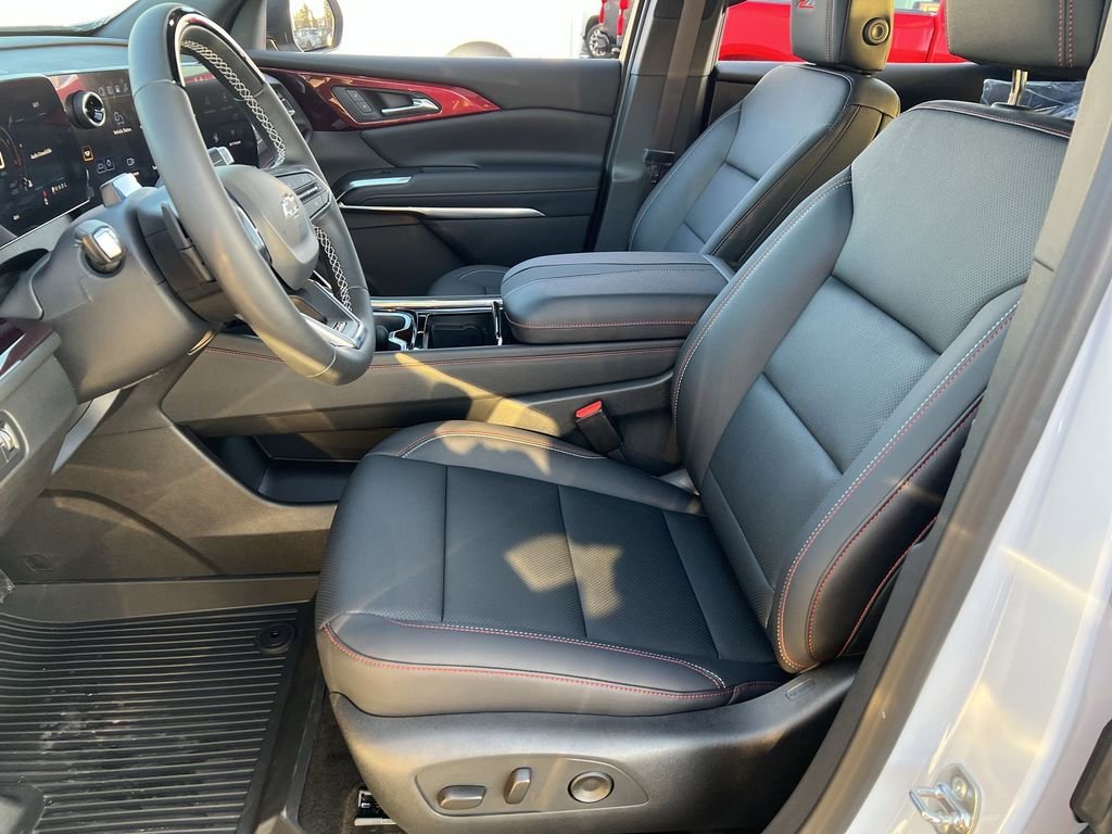 New 2026 Polar White Tricoat Chevrolet Z71 image 7