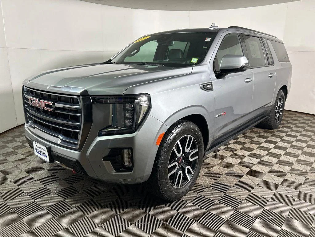 Used 2023 Sterling Metallic GMC AT4 image 12
