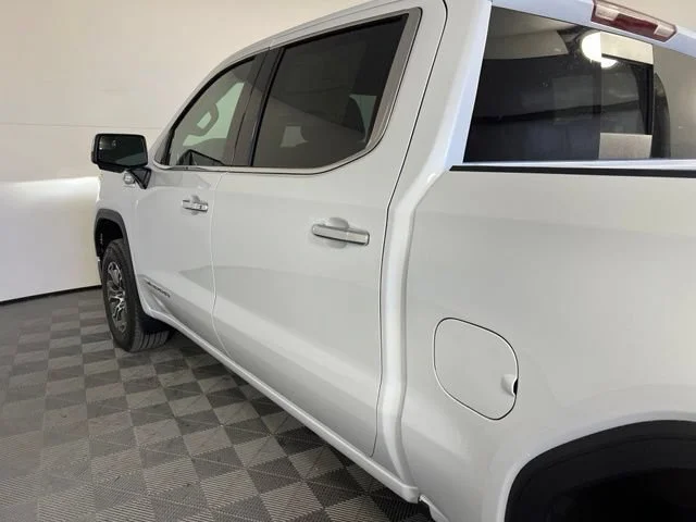 2026 GMC Sierra 1500 SLT - Photo 10