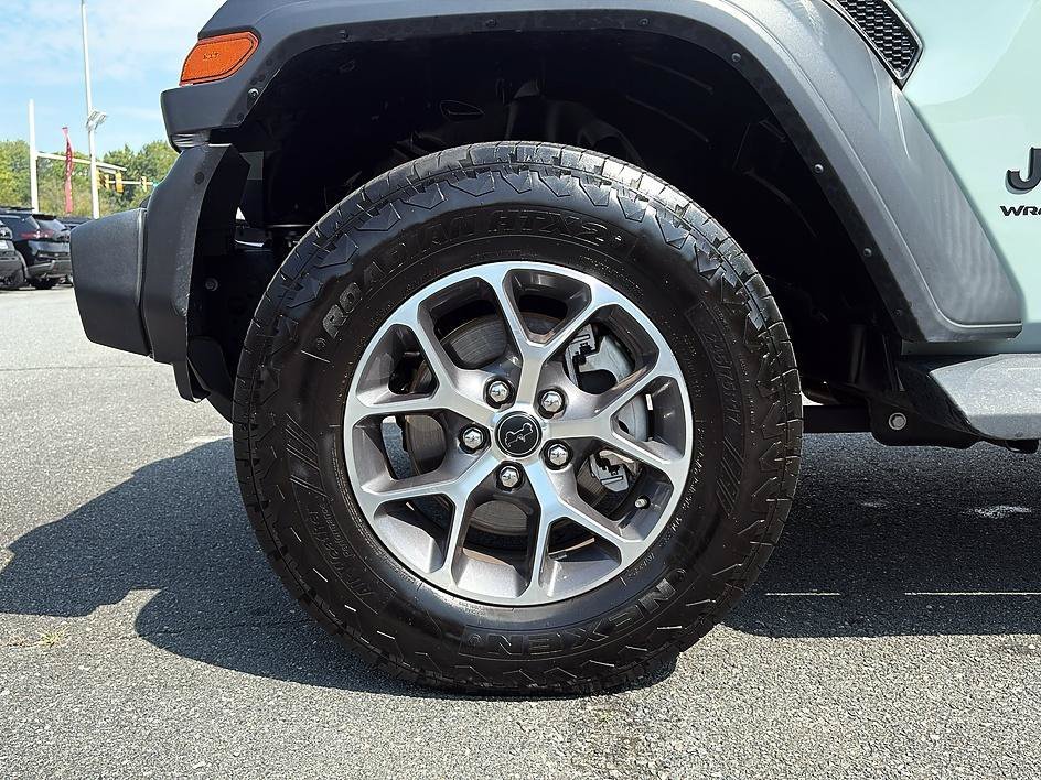 Used 2024 Earl Clearcoat Jeep Sport S image 9
