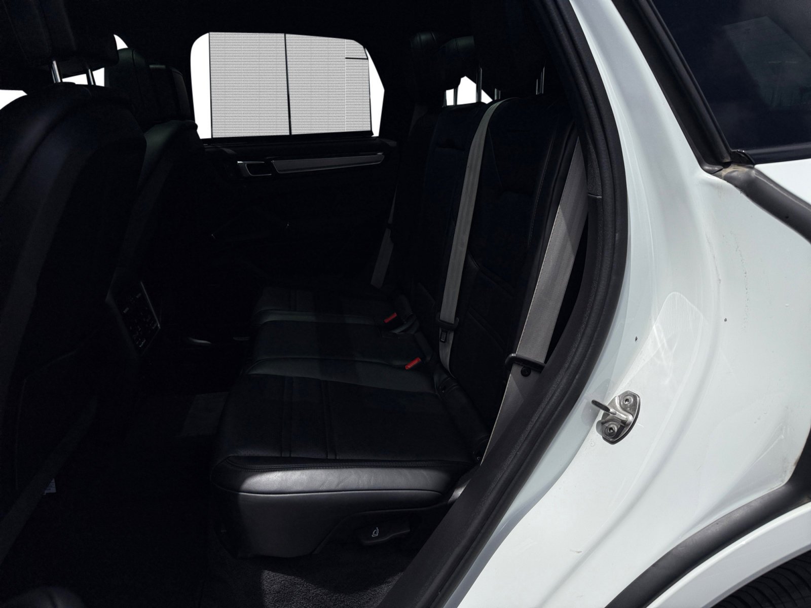 Used 2022 White Porsche Base image 16
