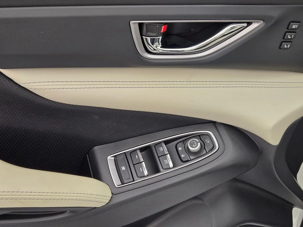 New 2026 CRYSTAL WHITE PEARL Subaru Limited 7-Passenger image 13