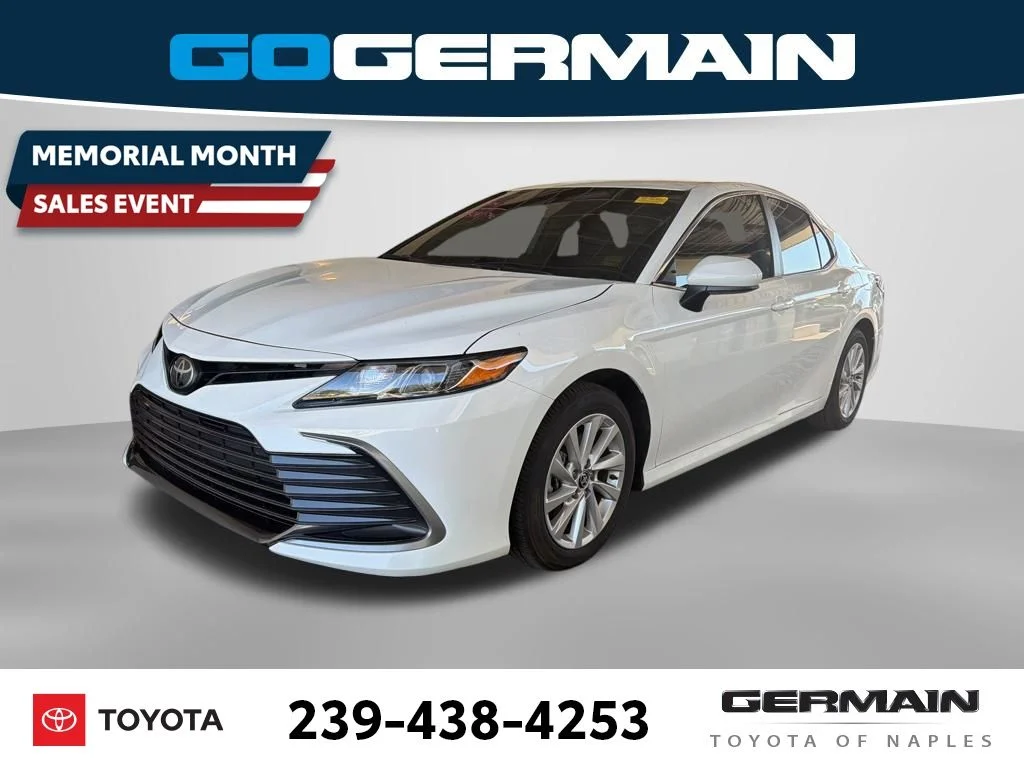 2023 Toyota Camry LE's photo