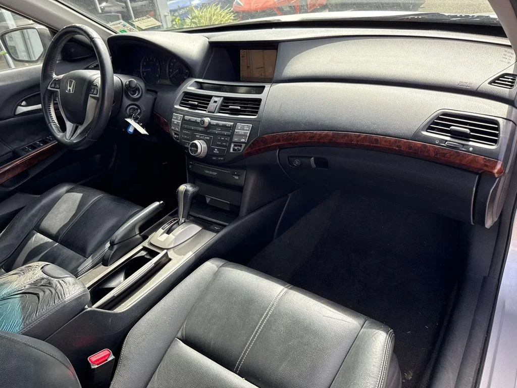 Used 2012 Silver Honda EX-L image 13