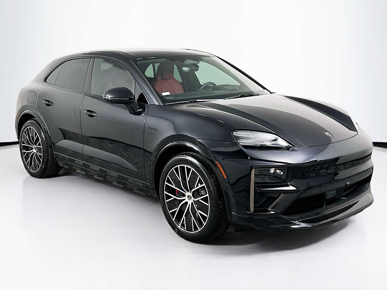 2025 Porsche Macan Turbo Electric - Photo 7
