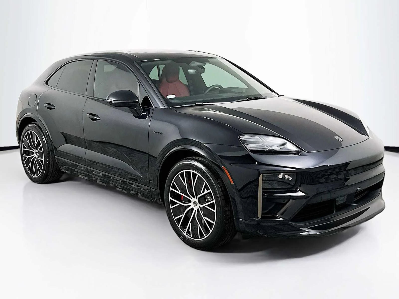 2025 Porsche Macan Turbo Electric - Photo 7