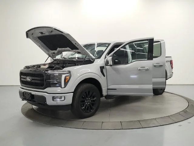 Used 2024 Avalanche Ford LARIAT image 11