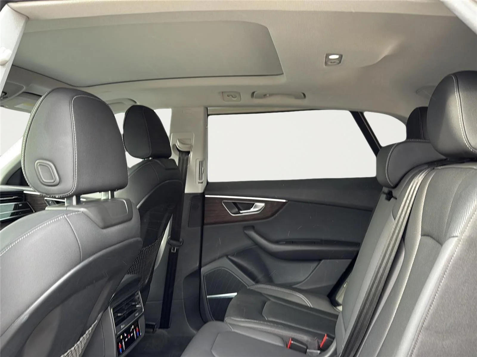 2022 Audi Q8 Premium Plus - Photo 25