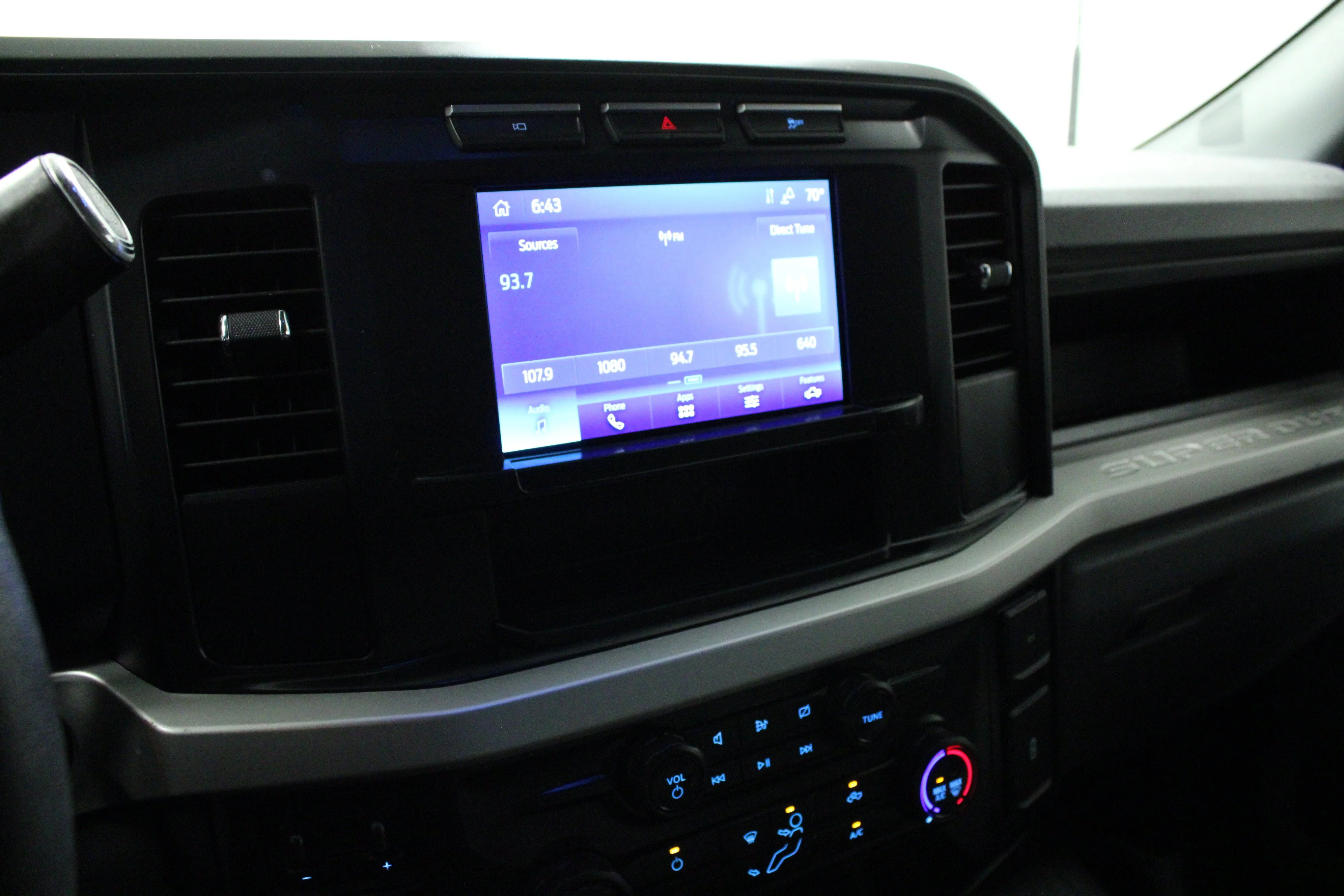 Used 2024 Oxford White Ford XL image 22