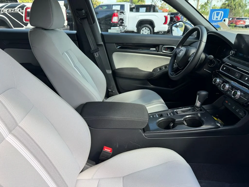 2025 Honda Civic Hatchback Sport - Photo 10