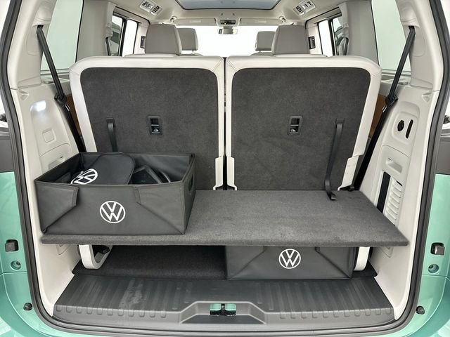 Certified Used 2025 Green Volkswagen 1st Edition image 27